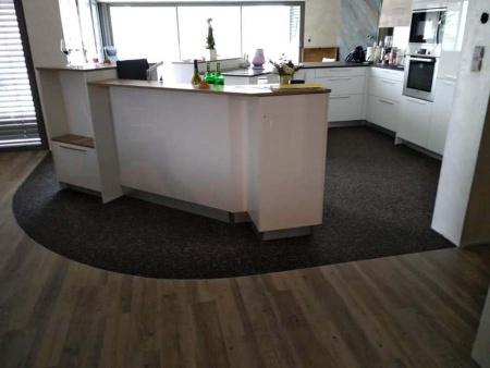 pose-de-sol-en-pvc-et-d-un-tapis-de-pierre-dans-le-haut-rhin-apres-.jpg